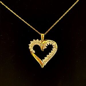 10k Diamond/Gold Heart Pendant Necklace